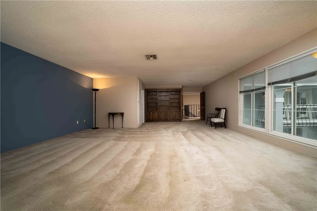 https://cdn.realtyfeed.com/cdn/127/306465247/91ea577869d9c2387c13487b656742b4.webp