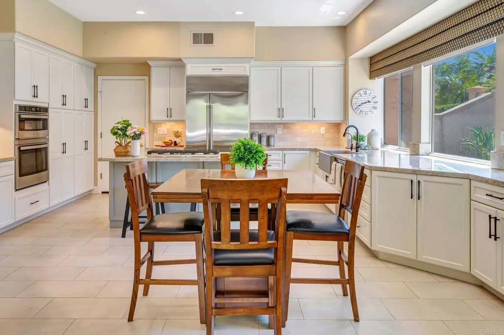 https://cdn.realtyfeed.com/cdn/127/306465280/0d86c3ab353ba0e89f51004713cac807.webp