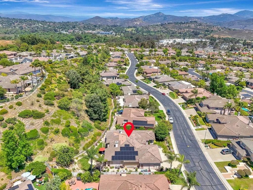 https://cdn.realtyfeed.com/cdn/127/306465280/463787bd461df0a087d33077347c508b.webp