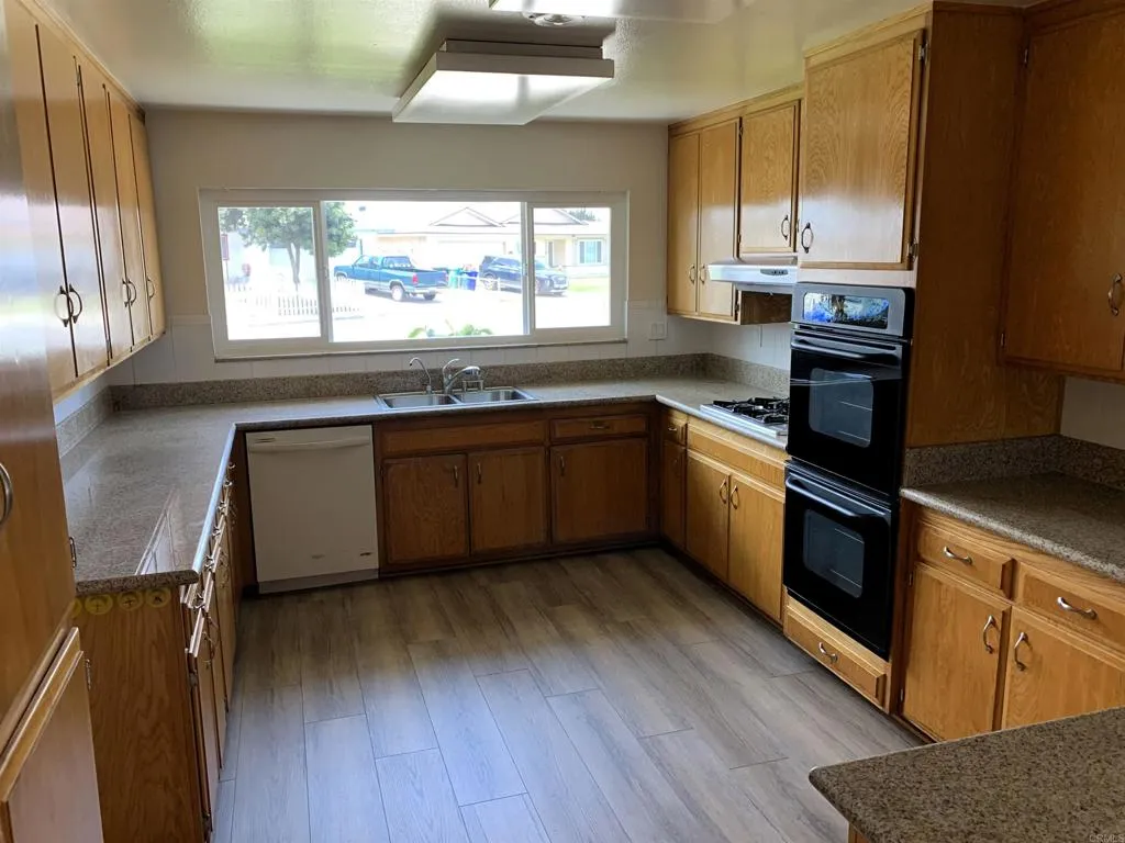 https://cdn.realtyfeed.com/cdn/127/306465289/69461e02d1d5422f98f348a1fb56c558.webp