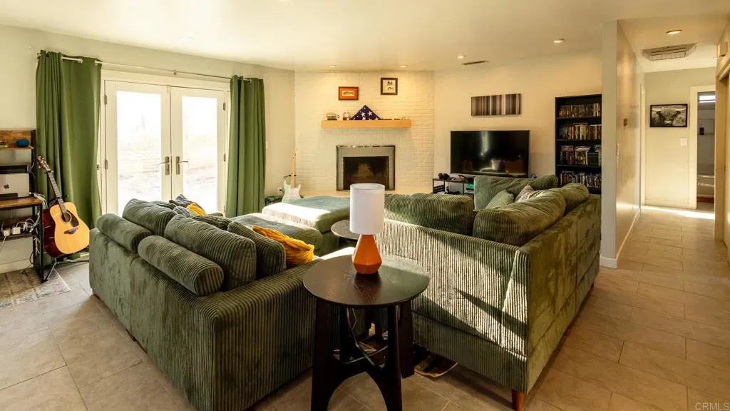 https://cdn.realtyfeed.com/cdn/127/306465297/2e1661f3df60b69ecaa757d2af63d788.webp