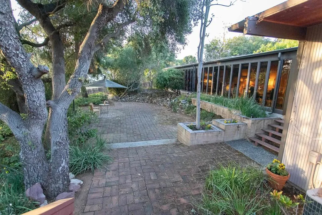 https://cdn.realtyfeed.com/cdn/127/306465363/35e89a241f286ed30445c8870f84e5b2.webp
