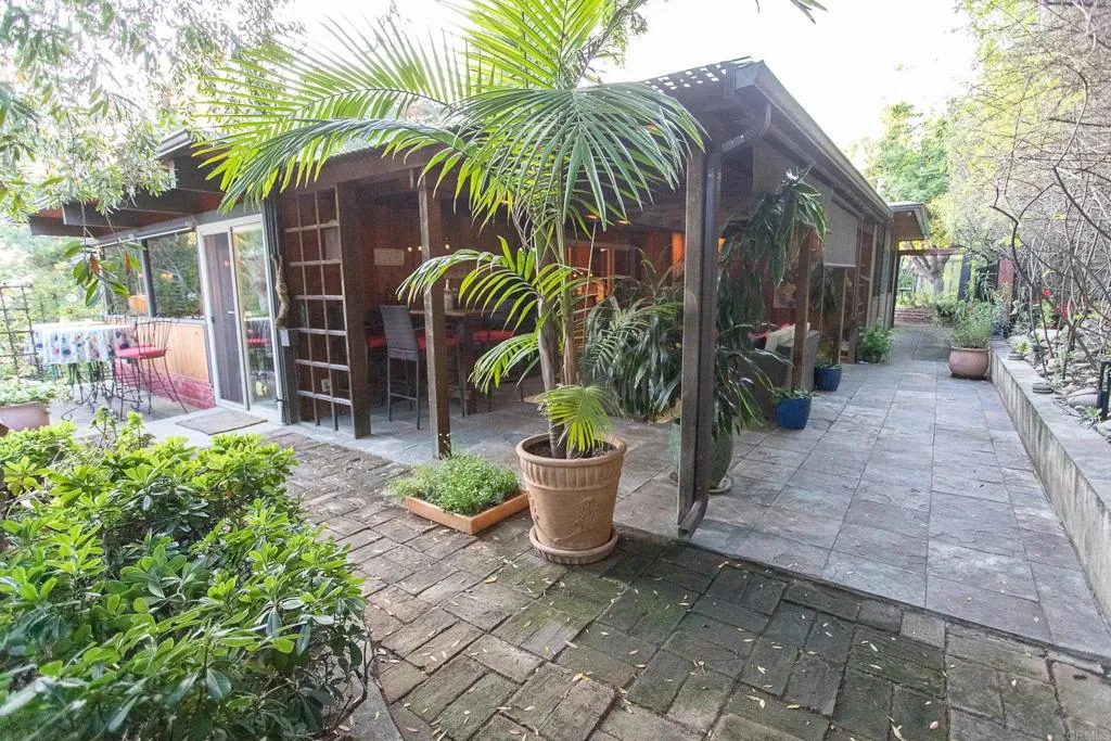 https://cdn.realtyfeed.com/cdn/127/306465363/cc900c30d92cd7cd35d07161ce9c6486.webp