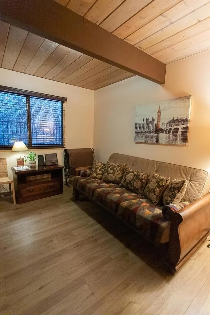 https://cdn.realtyfeed.com/cdn/127/306465363/e5c975f375ba820d5ce68ff96ae6fb37.webp