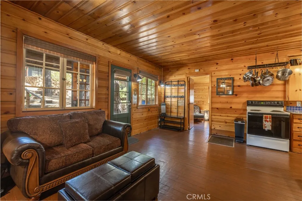 796 Silver Tip Drive, Big Bear Lake, CA 92315 - Photo 4 of 26, Big Bear Lake, CA