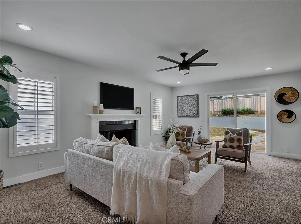 https://cdn.realtyfeed.com/cdn/127/306465428/db690a9418d085520813708092cb36fd.webp