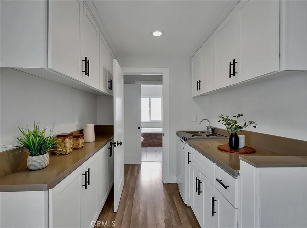 https://cdn.realtyfeed.com/cdn/127/306465428/e2ee324060c7e0e6ce2ea48ff79cf761.webp