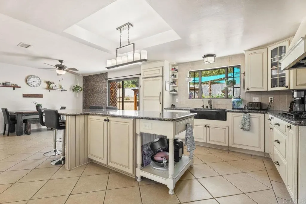 https://cdn.realtyfeed.com/cdn/127/306465515/0ae15aa3b237d6bedab2740171a92c42.webp
