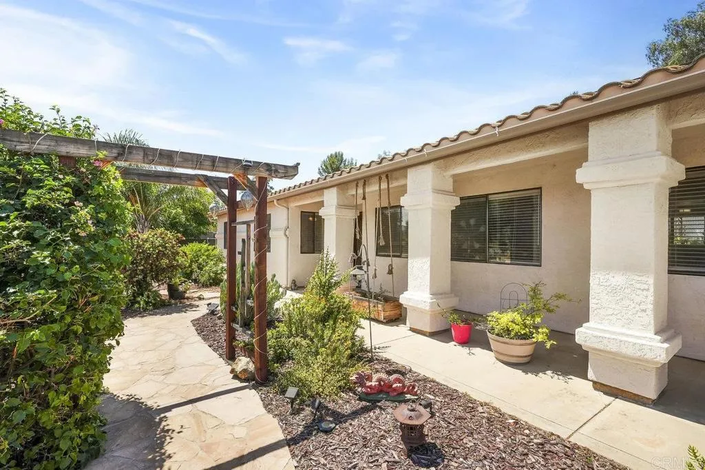 https://cdn.realtyfeed.com/cdn/127/306465515/47ce5b42ce218d4af49f6b534214fee0.webp