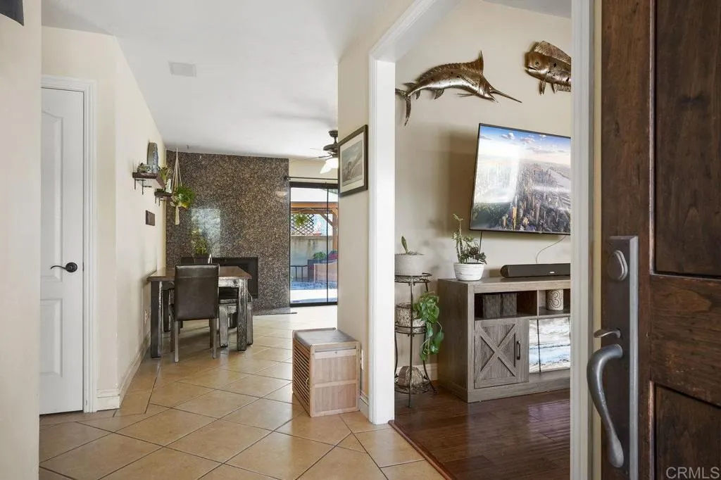 https://cdn.realtyfeed.com/cdn/127/306465515/c8b7b16d40517bca8844adf9c27753b6.webp