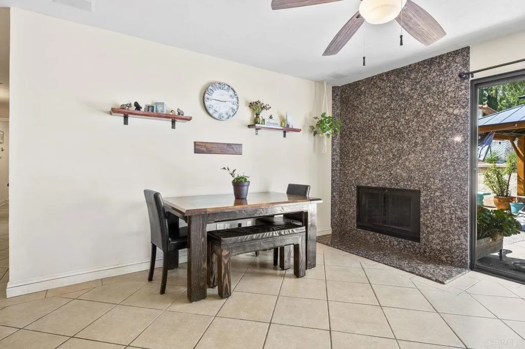 https://cdn.realtyfeed.com/cdn/127/306465515/e8cb0f36b6b0e54cee7c0abdc1df4c6f.webp