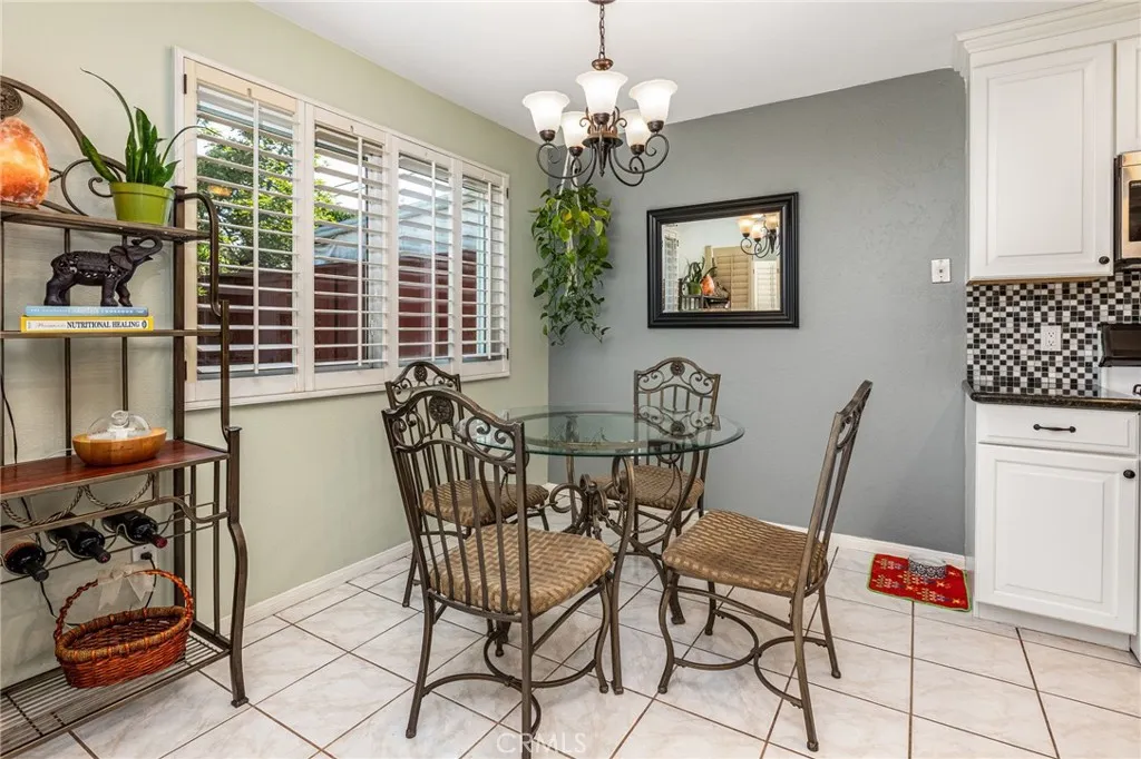 Photo #6: ND25129324 Listing 
