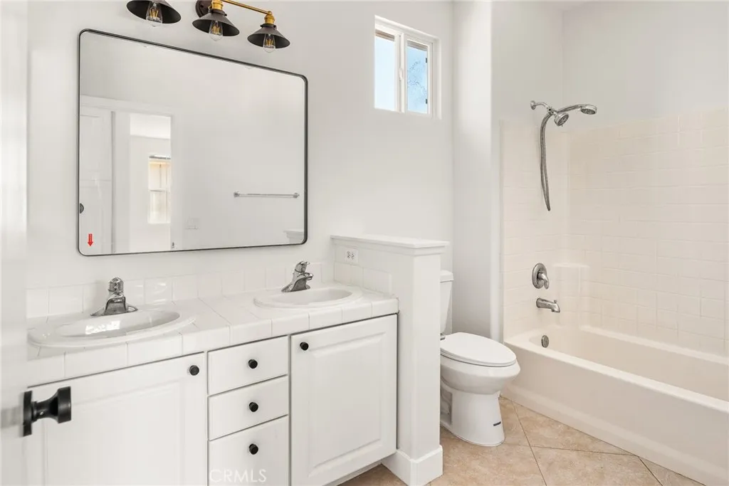 https://cdn.realtyfeed.com/cdn/127/306465602/6ef16daf4a2cdee644c87a048ffe8045.webp