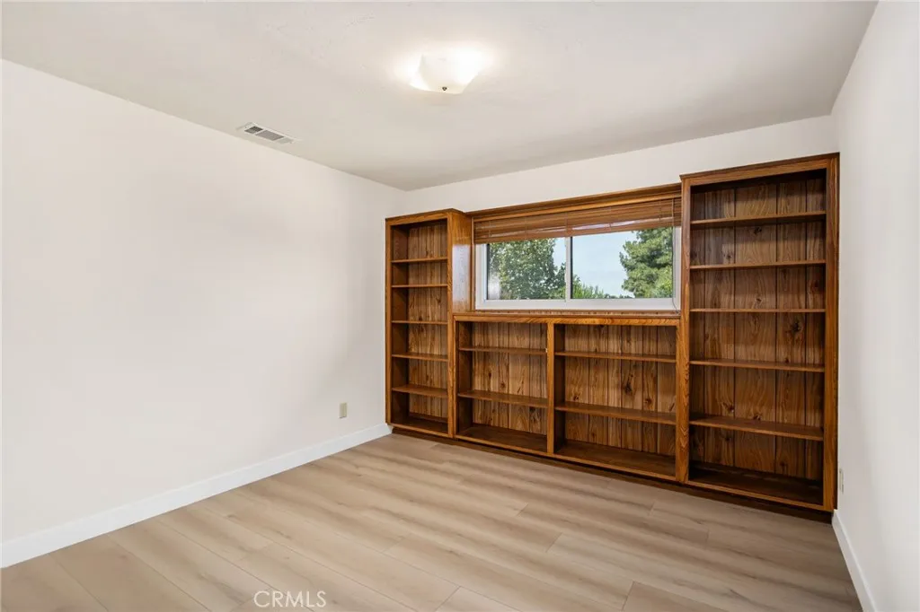 https://cdn.realtyfeed.com/cdn/127/306465712/28eef32adb0a2a99cb8f0b91cf51538a.webp
