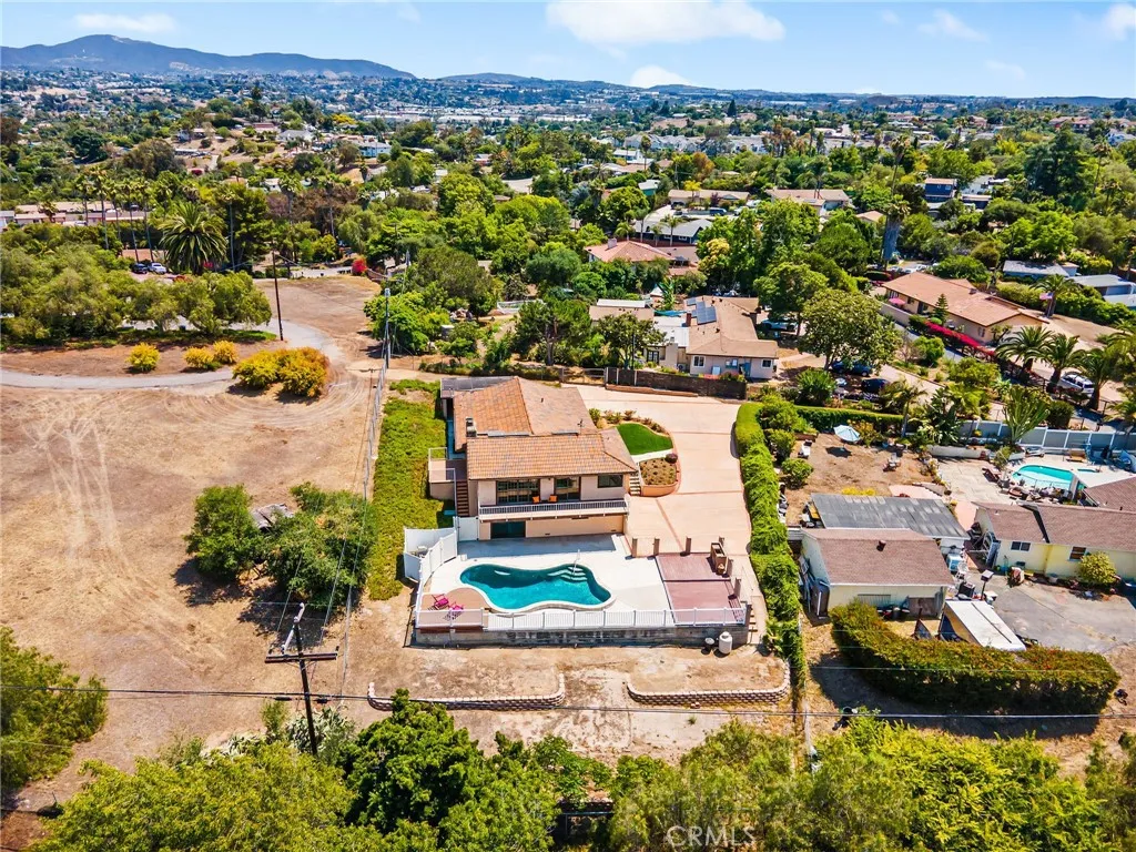 https://cdn.realtyfeed.com/cdn/127/306465712/8c6093f5b7a11adc0f8bdbbcabe7314a.webp