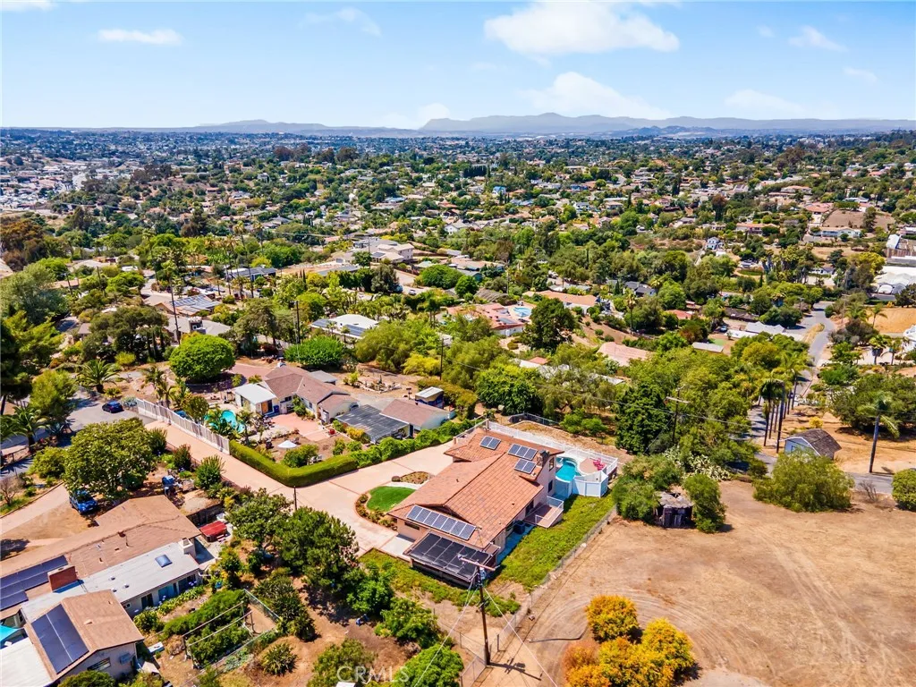 https://cdn.realtyfeed.com/cdn/127/306465712/a0f8d9abd856664abfc5ef7138f13235.webp