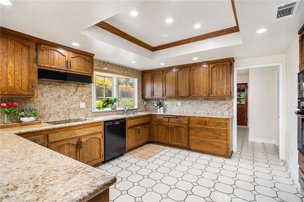 https://cdn.realtyfeed.com/cdn/127/306465712/bcd3ef2461be0b2ce8f29a886ad26026.webp