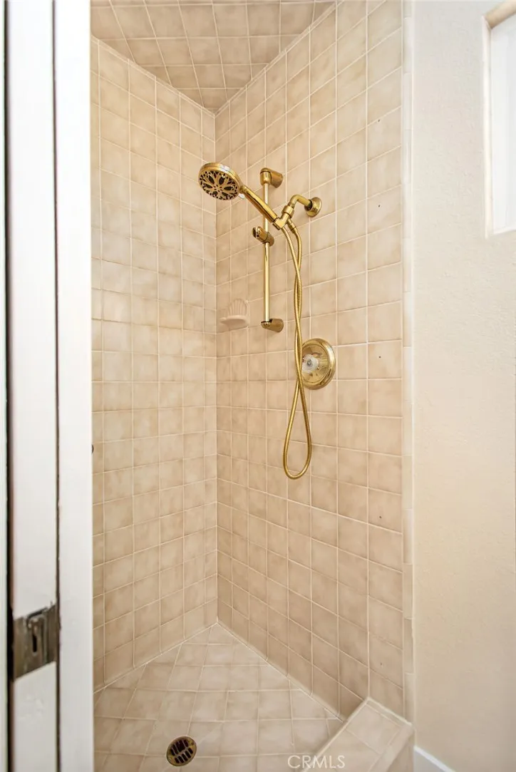 https://cdn.realtyfeed.com/cdn/127/306465712/d66714b0a7a42a394af8447c6c36bdff.webp