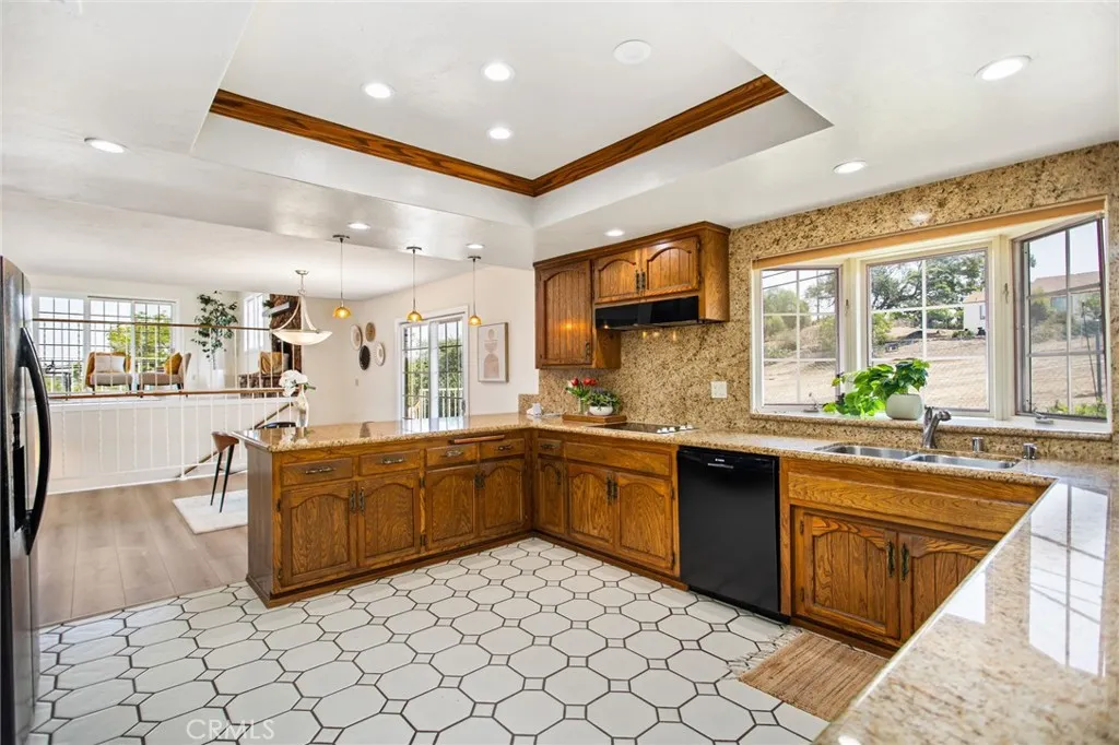 https://cdn.realtyfeed.com/cdn/127/306465712/eb551e7de33c94b6fb0432726a57d338.webp