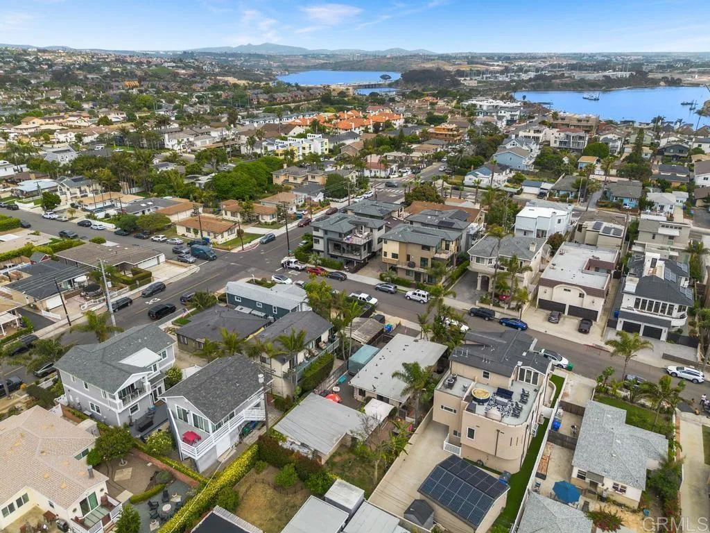 https://cdn.realtyfeed.com/cdn/127/306465782/1a8118c6886aafb1f1155508560f80b1.webp