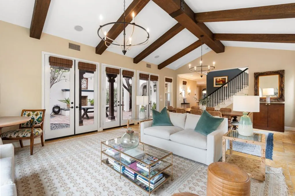 https://cdn.realtyfeed.com/cdn/127/306465791/0ef0a4b29d165416427e5250bd148d95.webp