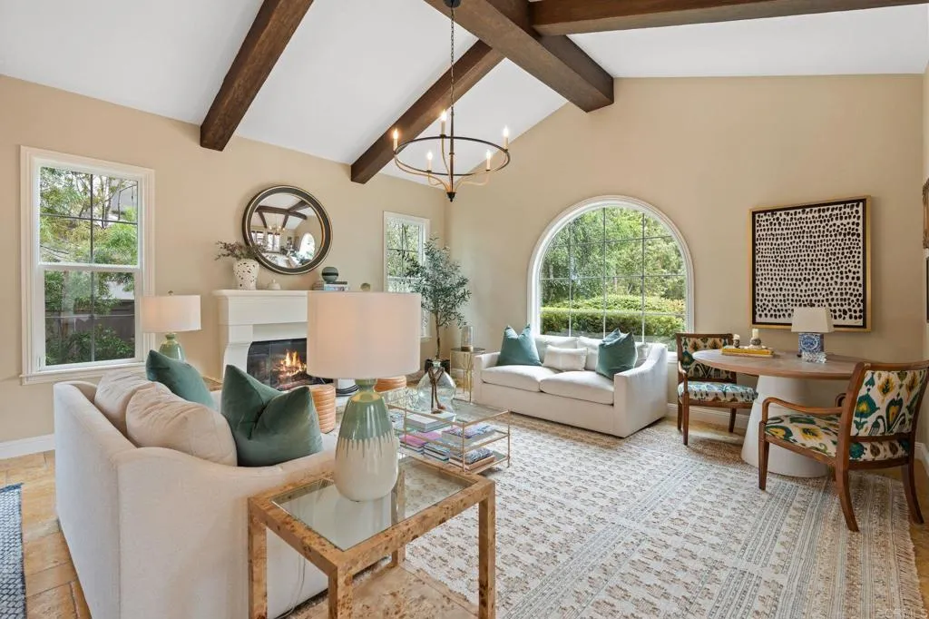 https://cdn.realtyfeed.com/cdn/127/306465791/272e07edee5c0351683ba528ffe7e90c.webp