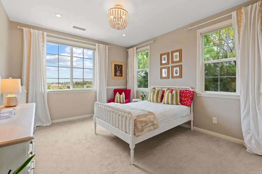 https://cdn.realtyfeed.com/cdn/127/306465791/8e4fc3e62b8f57663b98d2405bfb7383.webp