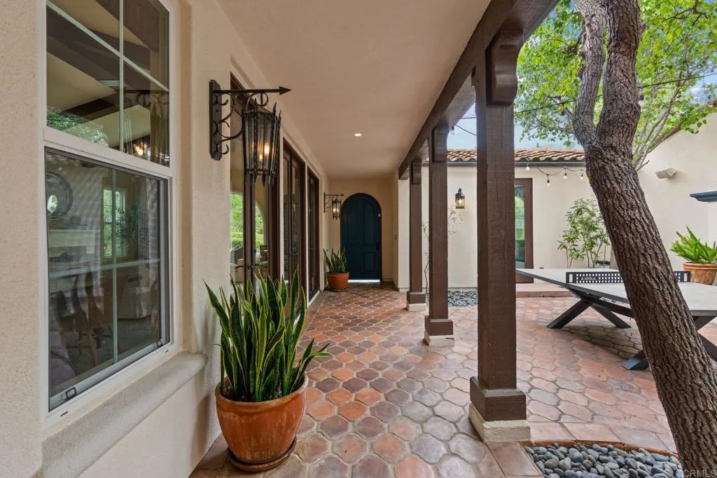 https://cdn.realtyfeed.com/cdn/127/306465791/e96866d2822dd72160db05a6d4be04f9.webp