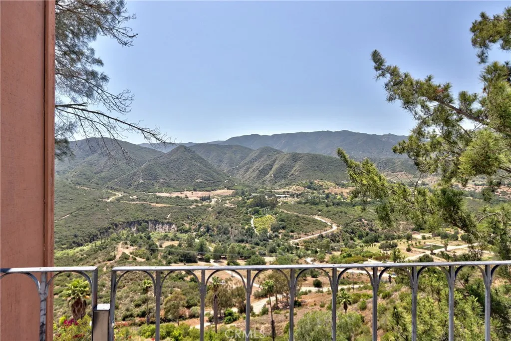https://cdn.realtyfeed.com/cdn/127/306465793/03df73c3b8a4a773d4682321c7c91dff.webp