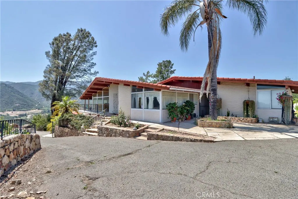 https://cdn.realtyfeed.com/cdn/127/306465793/077a638eef6e906235be1a3126b0bd2a.webp