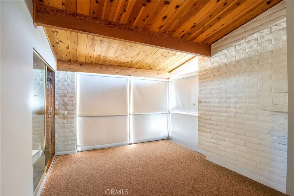 https://cdn.realtyfeed.com/cdn/127/306465793/7a07106f73db132688c61dfef8b90055.webp