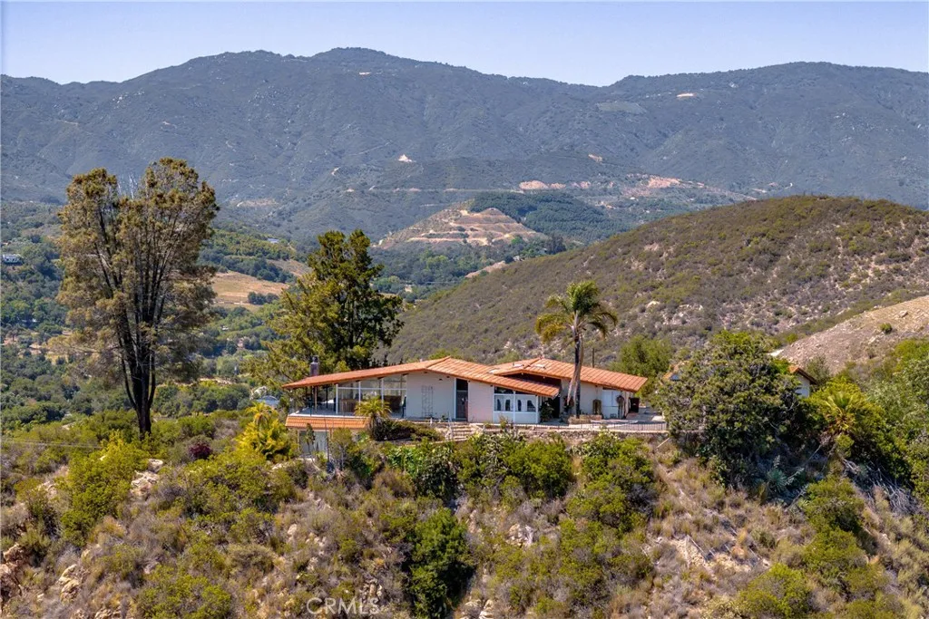 https://cdn.realtyfeed.com/cdn/127/306465793/82c90eaec41b12b1b8b3caa216ae8883.webp