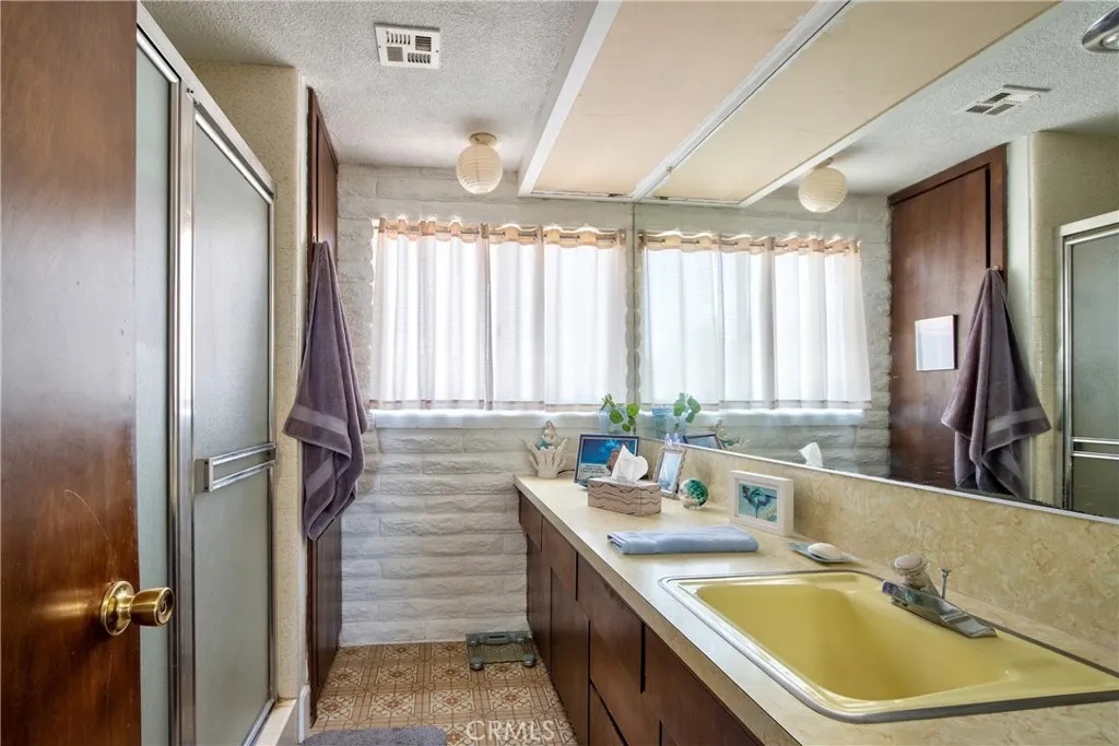 https://cdn.realtyfeed.com/cdn/127/306465793/8c1dfb74370b953fe796eac7585db894.webp