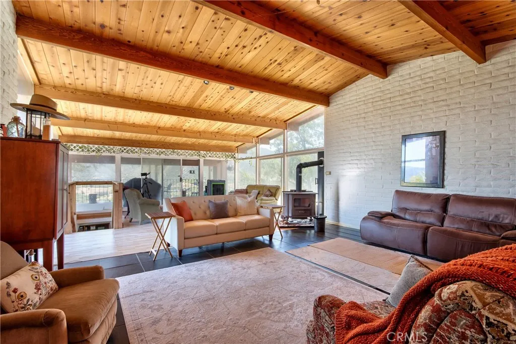 https://cdn.realtyfeed.com/cdn/127/306465793/df71108dc99ea5e005e31cb1fc5d7064.webp