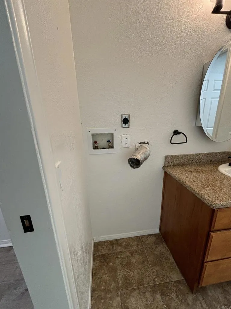 Photo #6: PTP2504420 Listing 