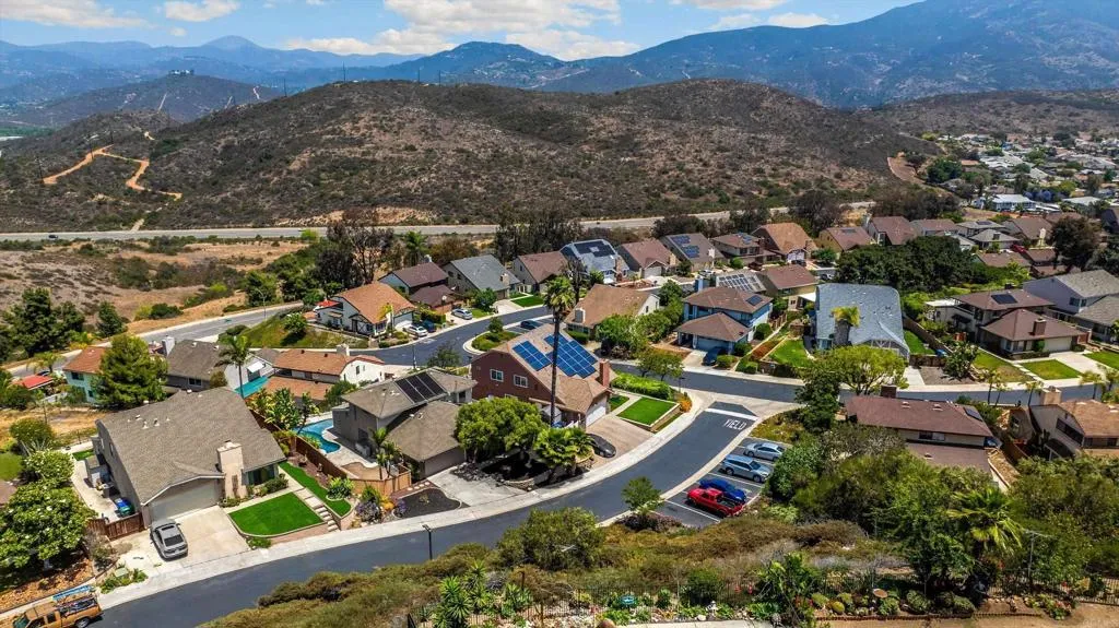 https://cdn.realtyfeed.com/cdn/127/306466181/137a6905ae2082bdd13d9c9f840e05b7.webp