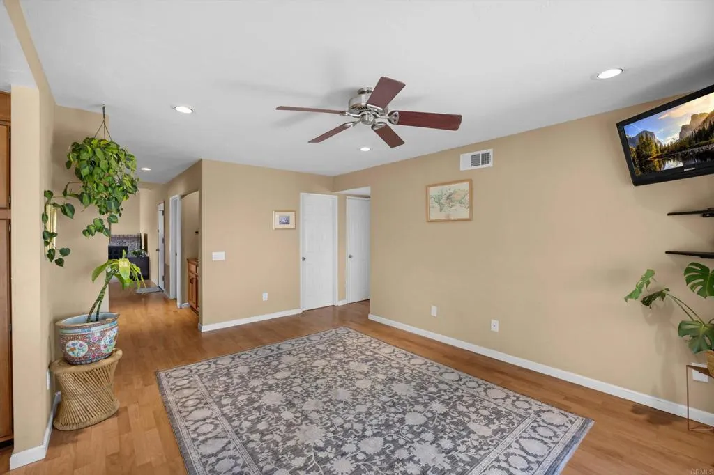 https://cdn.realtyfeed.com/cdn/127/306466181/168707857553fb5d5e0faa1775356691.webp