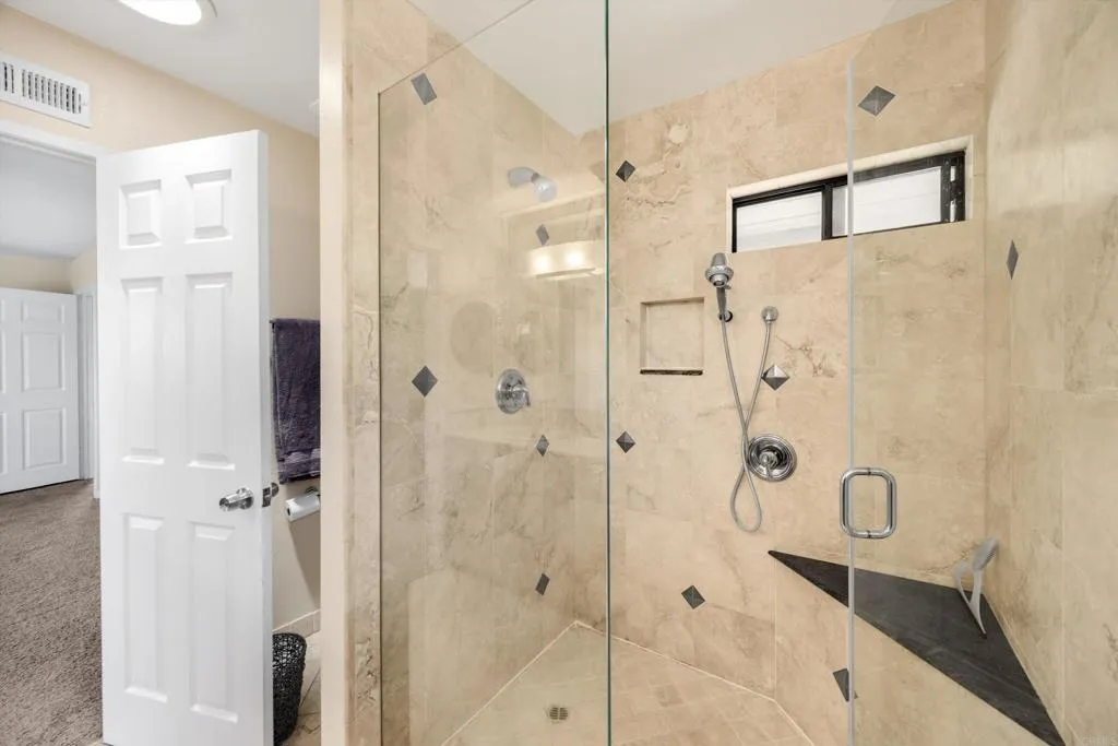 https://cdn.realtyfeed.com/cdn/127/306466181/461a33b6e7c6b32c25c7349790b8c0d4.webp