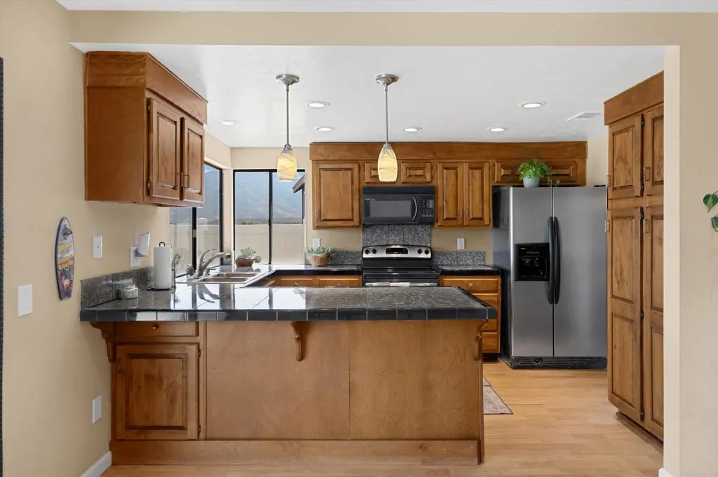 https://cdn.realtyfeed.com/cdn/127/306466181/46863d01f7e57b4e6f30a65715a947da.webp