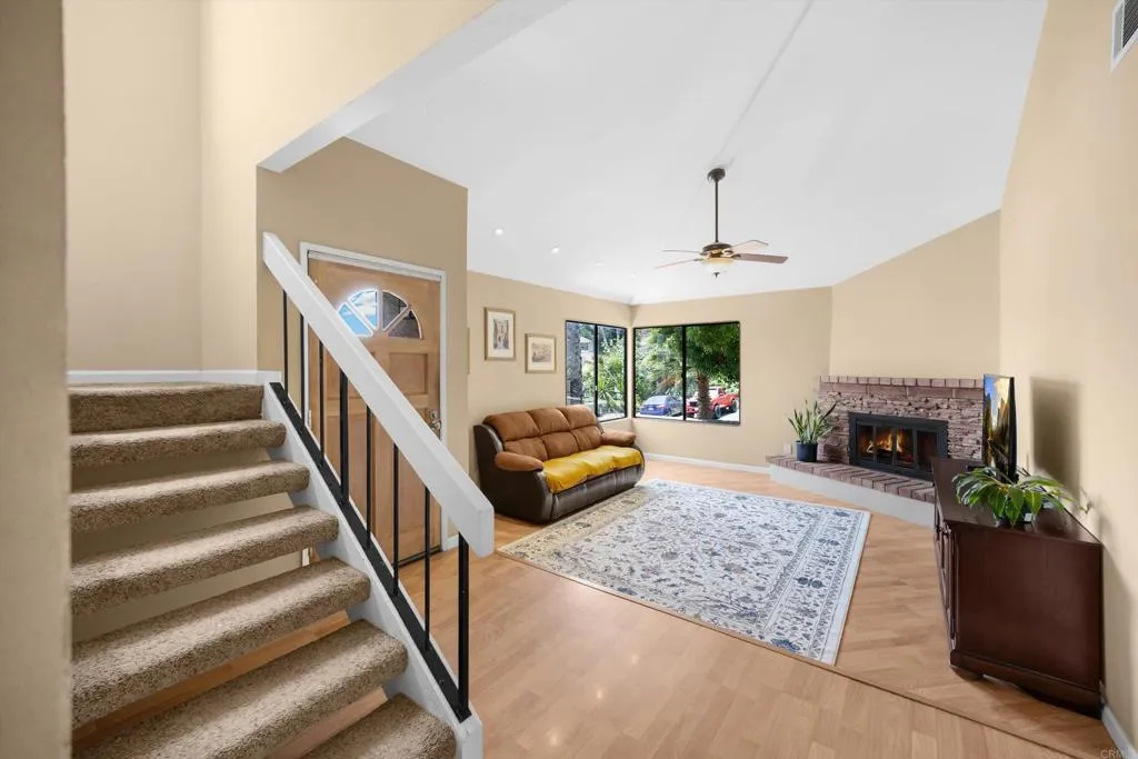 https://cdn.realtyfeed.com/cdn/127/306466181/566932bdbda066de26254ff75455a9d6.webp