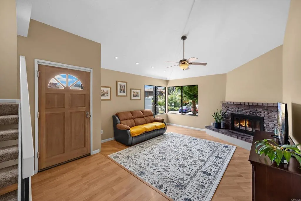 https://cdn.realtyfeed.com/cdn/127/306466181/6bc86eccd5c2d69e0a3eaa9e0e7cb53e.webp