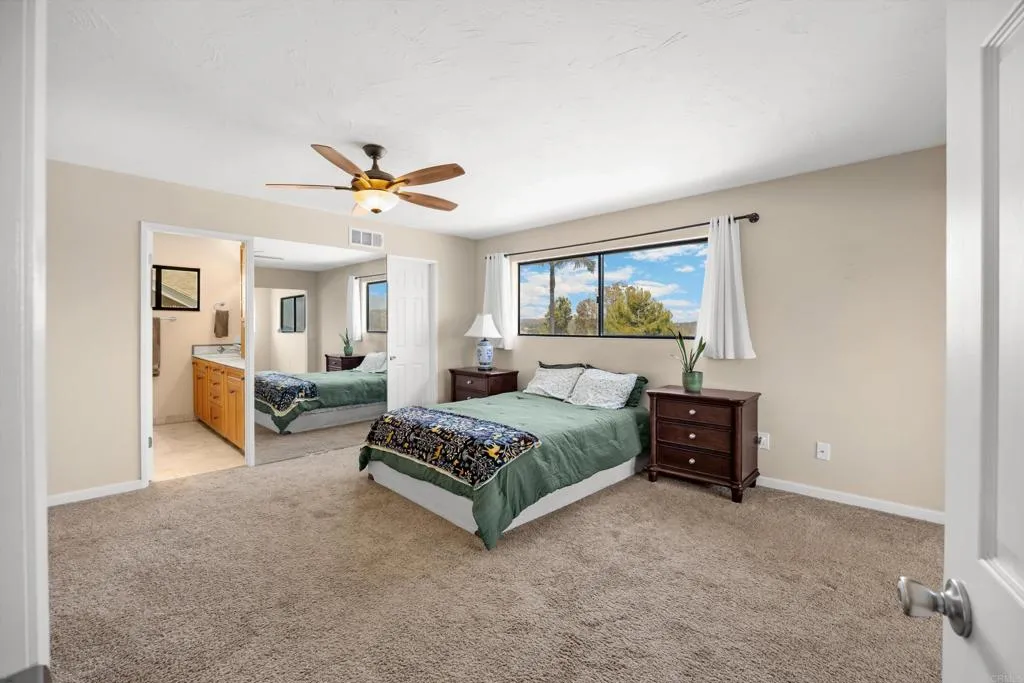 https://cdn.realtyfeed.com/cdn/127/306466181/82ad91448d760dfc25389e3f409fe243.webp