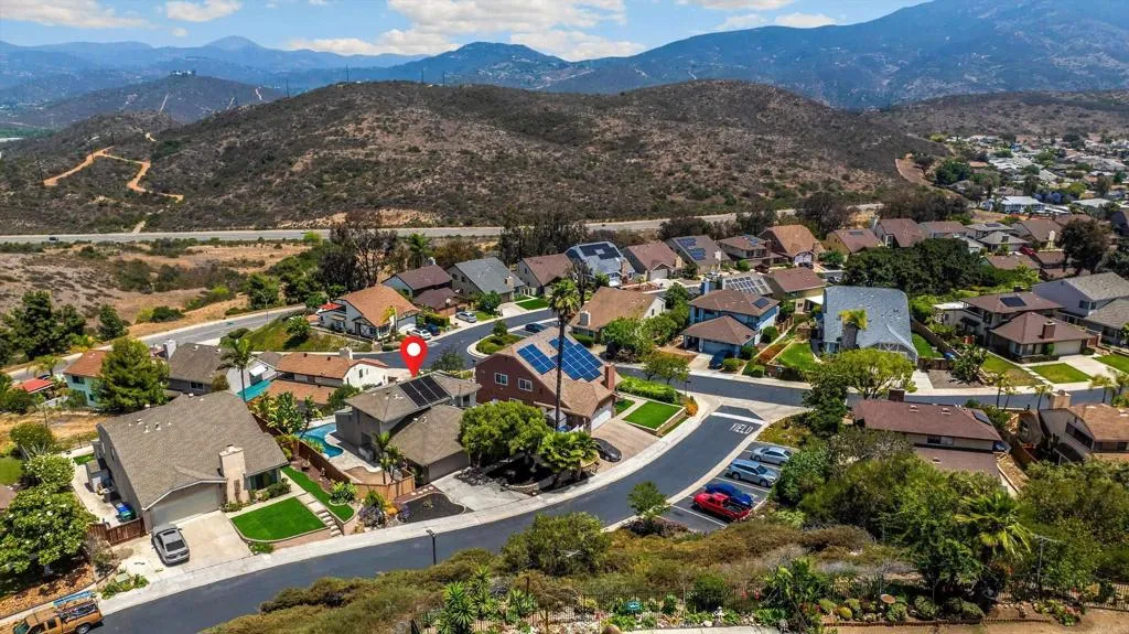 https://cdn.realtyfeed.com/cdn/127/306466181/87be31ca8d5ab636d6f311487a5c22b1.webp