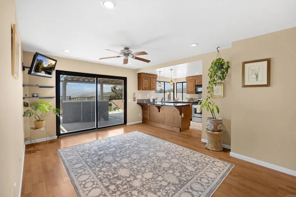 https://cdn.realtyfeed.com/cdn/127/306466181/a852052d58a8fde4f28287c1d88c0d0b.webp