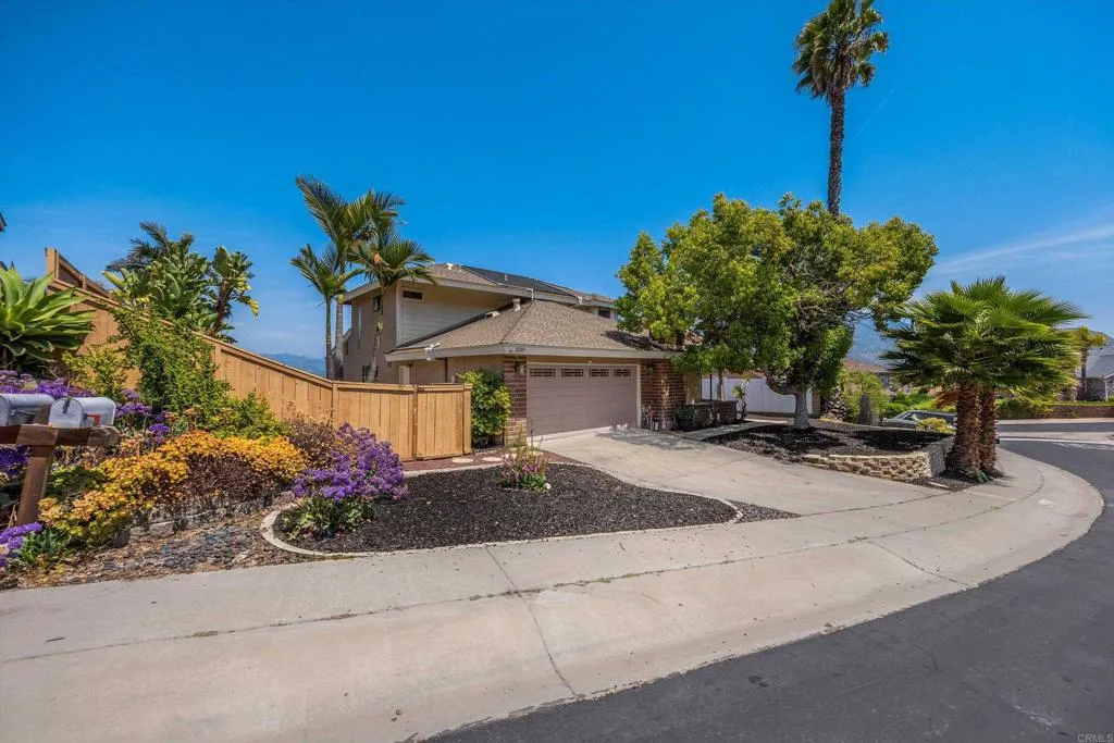 https://cdn.realtyfeed.com/cdn/127/306466181/cf1c8a0cc57dbf2c03aa4c89632ab1d1.webp