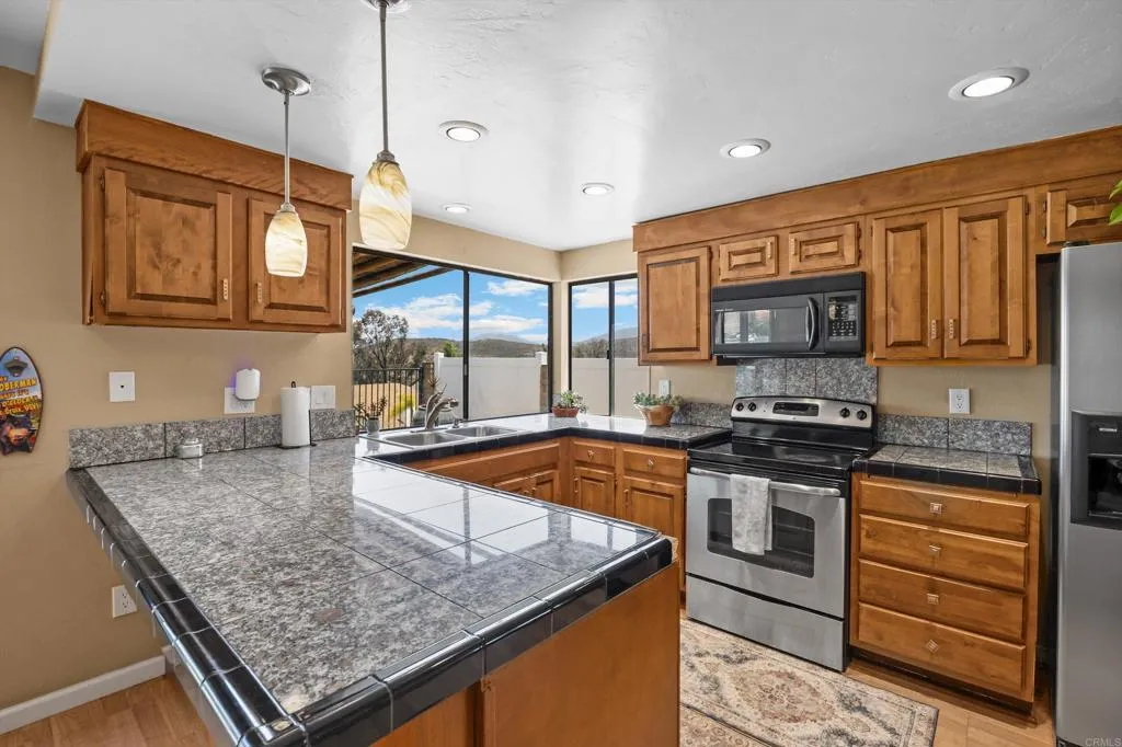 https://cdn.realtyfeed.com/cdn/127/306466181/d3b701bf274fd4658a961ee9d4fd7730.webp