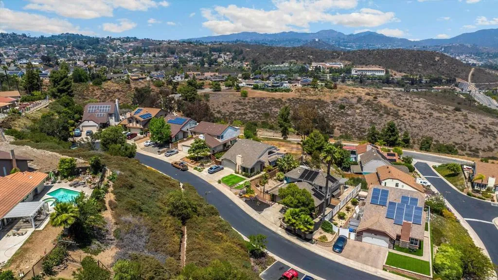https://cdn.realtyfeed.com/cdn/127/306466181/dfb20b2c975adc09d6788d1e41d32af0.webp