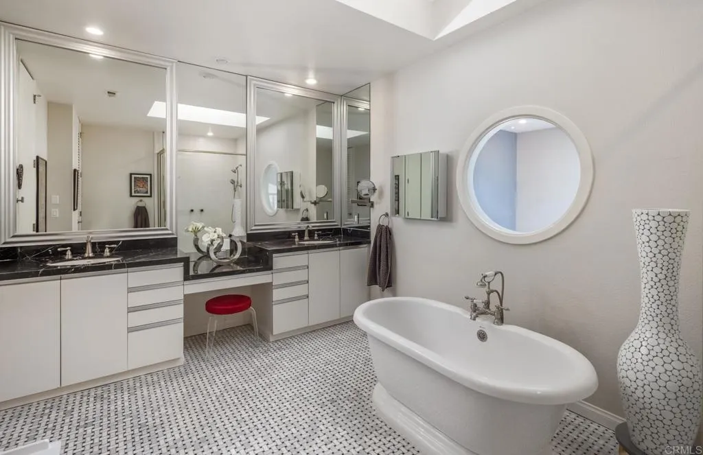 https://cdn.realtyfeed.com/cdn/127/306466403/79c480387d9bd727429c21a493124c20.webp