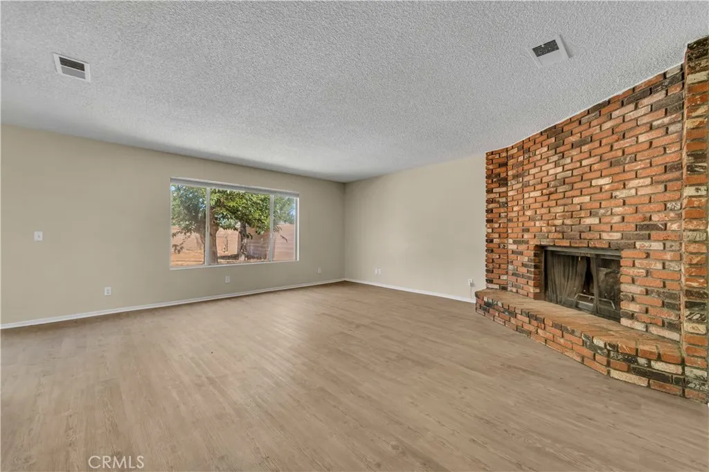 42209 45th St W West, Quartz Hill, CA 93536 - Photo 3 of 21, Quartz Hill, CA