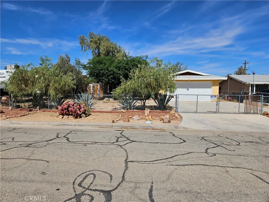35798 Frontier, Yermo, CA 92398 - Photo 3 of 15, Yermo, CA